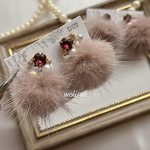 《モカ × ゴールド》 ビジュー パール ファー イヤリング ピアス 秋冬 クリスマス 冬 キラキラ ギフト プレゼント 推し活 大人可愛い 金属アレルギー対応 痛くない 軽い クリスマス シンプル