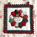 パッチワークキルト・クリスマスミニキルト・ドレスデンのクリスマスリース
