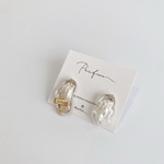 in pearl (b) ピアス