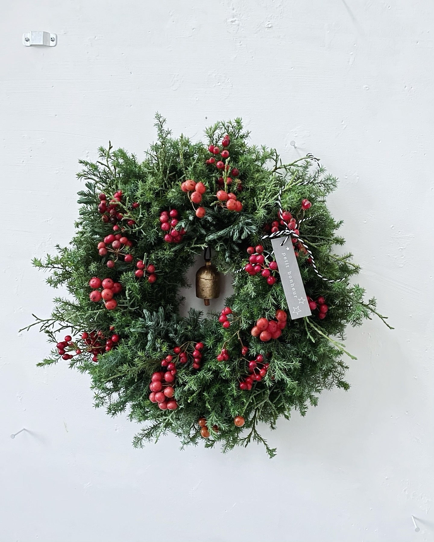 flying wreath 