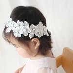 クリスマスや初節句にも♡真っ白なお花のパールレースヘアバンド