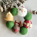 羊毛フェルト　クリスマスオーナメント　サンタのリース