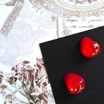小粒ピアス〜赤い実