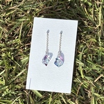 ひとしずくのオーロラ鉱石ピアス／イヤリング（桃色×水色）