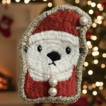 サンタラッコの刺繍ブローチ