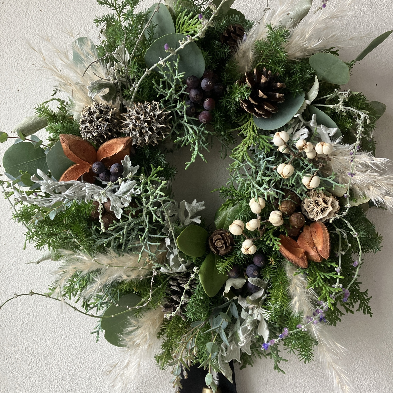 ユーカリ香るグリーンリース パンパスグラス グレビレア - flowerkuu