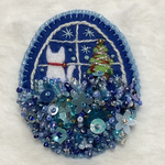 ビーズ刺繍　ブローチ　窓辺のネコ