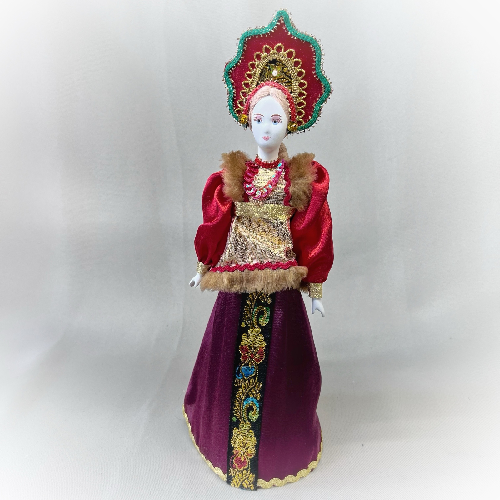 人形 ✨ ? 人形「深紅のボヤリーニャ（貴婦人）」 ✨ 7,400円
