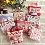 追加！　イチゴだらけ！　シャカシャカポーチ　苺柄いっぱい　ミニポーチ大  ラミネート バッグ型　ミニミニポーチ　キーホルダー　プチギフト　ウサギ　レジ袋ポーチ