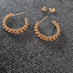 【1点のみ】高品質　ゴールド　トゲ　ピアス