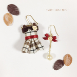 秋のおでかけ-チェック柄に花-