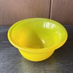 黄色い器