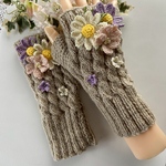 マーガレットのハンドウォーマー（ベージュ）　指なし手袋★レース編み　本体ウール100%   