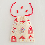 赤い屋根のお家パッチワークミニ巾着ポーチ　※少し難ありのためお値打ち価格です