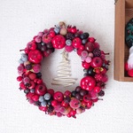 赤いフルーツのクリスマスリース（レッド〜ボルドー〜ルージュ）／クリスマスリース／オータムリース／ウインターリース／秋リース／冬リース／ベリーリース　 約１９センチ