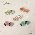 お花ビジューピアス