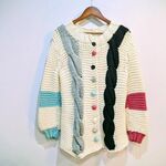 【20%OFF済｜セール中】英国より　カーディガン セーター ニット　 オフホワイト カラーブロック　毛糸ボタン　ランダムボタン　かぎ針