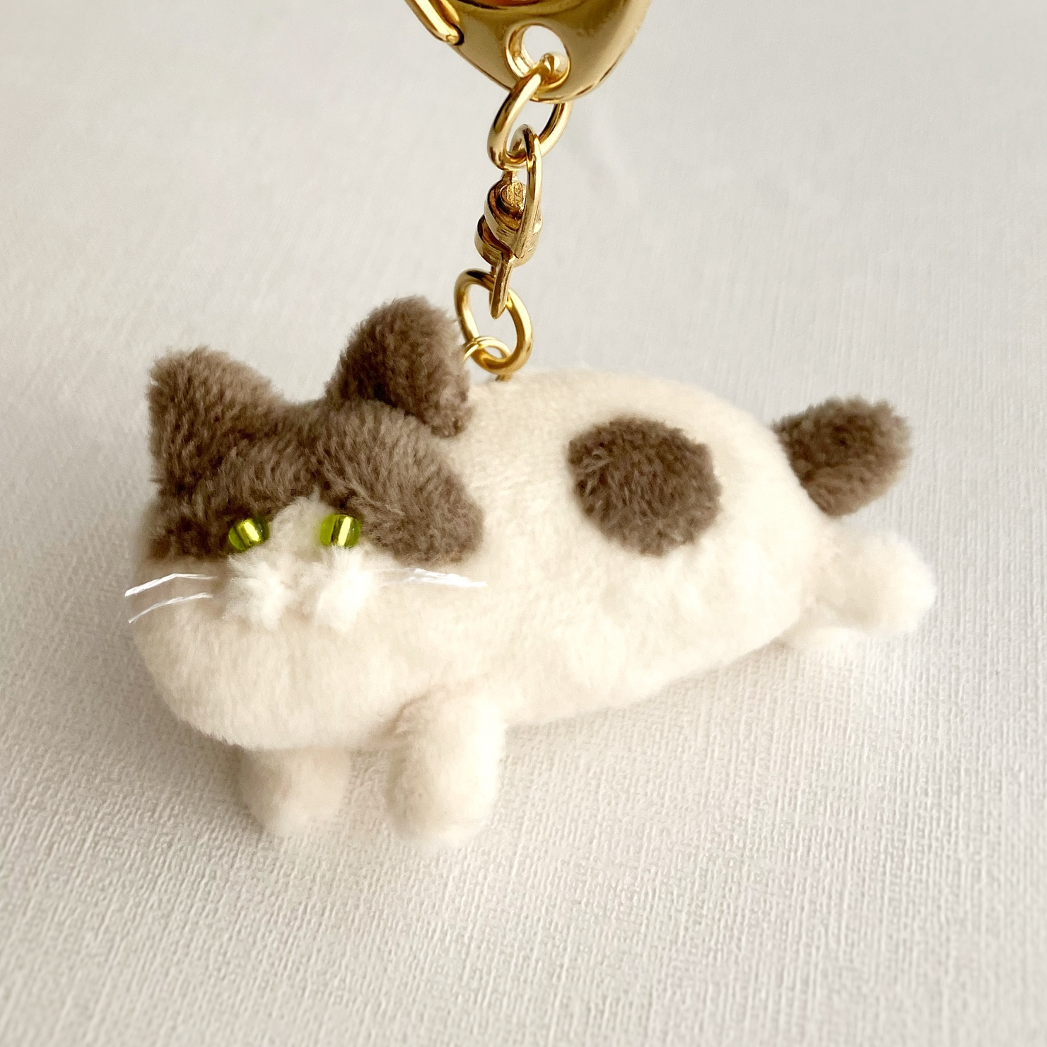 ぬいぐるみ ハチワレ バッグチャーム はちわれ ねこ キーホルダー