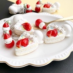 【送料込】クリスマスショートケーキとおばけマシュマロのボールチェーン