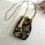 インド刺繍生地　がま口スマホショルダー　スマホポーチ　スマホポシェット　iPhoneケース　ブラック　ゴールドタッセル　ショルダーチェーンが選べます！