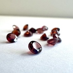 【再入荷】1月誕生石《宝石質 ガーネット》ラウンドファセットカット ルース 4mm【2粒セット】天然石/ジュエリー素材