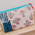 【雨粒スキップ】ミニポーチ コインケース 小銭入れ ピルケース アクセサリーケース 収納 整理整頓 手縫い 個性的 一点もの キーケース クラシック カラフル 小物入れ キルト レース 傘