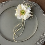 クリスマスローズのコサージュ　入学式、卒業式、結婚式、発表会、成人式　♢セレモニーコサージュ♢