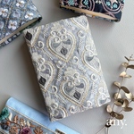 8日(土)21時🕘〜販売✨秋冬新作🍁インド刺繍生地♡ブックカバー📖 ㉕　文庫本サイズ 文庫本カバー  ブックマーカー&しおり付き(特典‼️)   ブルーグレー　3,800円