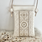 【new🤍】【受注制作】【1点のみ】インド刺繍リボン　合皮　フェイクレザー　スマホショルダーバッグ　スマホポシェット