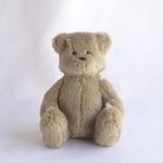 すこやかなくまのぬいぐるみ