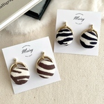 【3日間限定新作割引】 New‼︎ ゼブラFabric Loop ピアス / イヤリング / 樹脂ピアス / チタンピアス