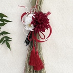 ダリアと椿の稲穂のモダンしめ縄飾り(45cm)