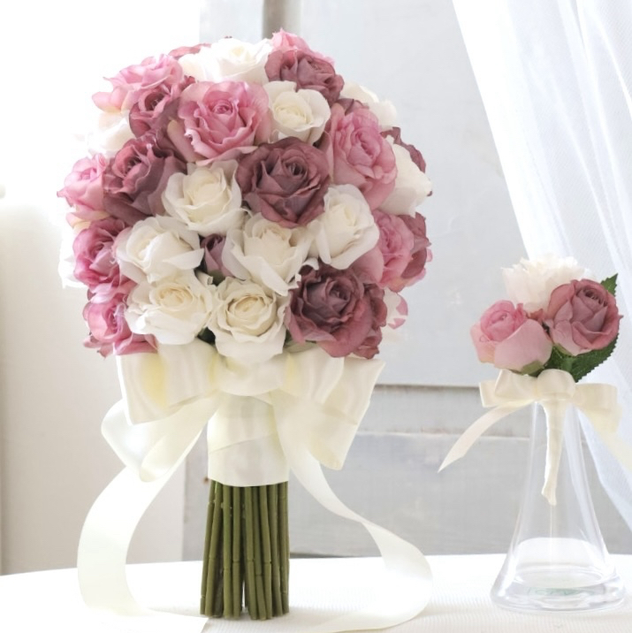 ウェディングブーケ ブートニア 各２本セット 胡蝶蘭クラッチブーケ ウェディングブーケ ブートニアセット - atelier