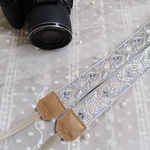 再販  カメラストラップ  インド刺繍リボン90(布地ﾀｲﾌﾟ) 卒業式 双眼鏡 旅行  運動会  一眼レフ     ライブ        