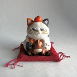 馬と三毛猫で鏡餅(午年)