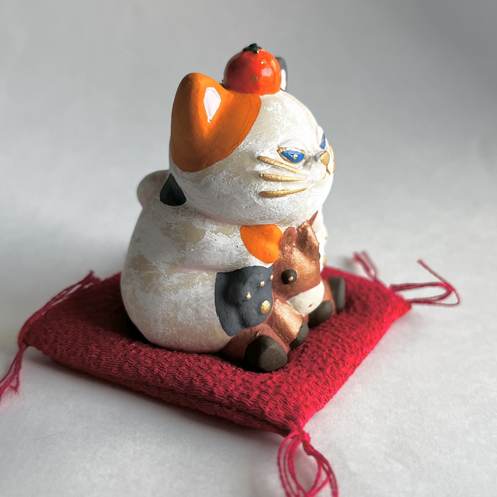 販売終了】馬と三毛猫で鏡餅(午年) - Manari | minne byGMOペパボ 国内