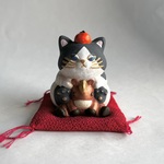 馬とハチワレ猫で鏡餅(午年)