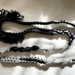 パラコード　スマホ　ショルダー　ストラップ　ハンドメイド　リボン　フリル