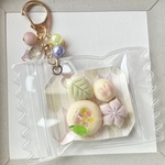 和菓子詰め合わせキーホルダー 練り切り うさぎ　ぶどう　レジン　食品サンプル フェイクスイーツ ミニチュア 樹脂粘土 ドール ブライス 和風 着物 浴衣 和装 和小物 リアル プレゼント