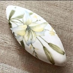 再入荷　昭和レトロ　ヴィンテージタイルの花柄ヘアクリップ 白百合