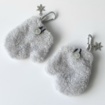 ペンギンさんちっちゃなモコモコミトンポーチ左右セット　カラビナ付き　イヤホンポーチ