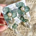 大人気フラワーシリーズ💐手染めのフラワーカボションの　ピアス&イヤリング