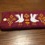 鳥さんの刺繍のメガネケース