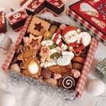 ★【クリスマス 限定】はやくプレゼントとどけなきゃ！ サンタさんとトナカイさんのクッキー缶