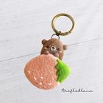 もも色いちご×くまさんのかわいいバッグチャーム/羊毛フェルトのアクセサリー