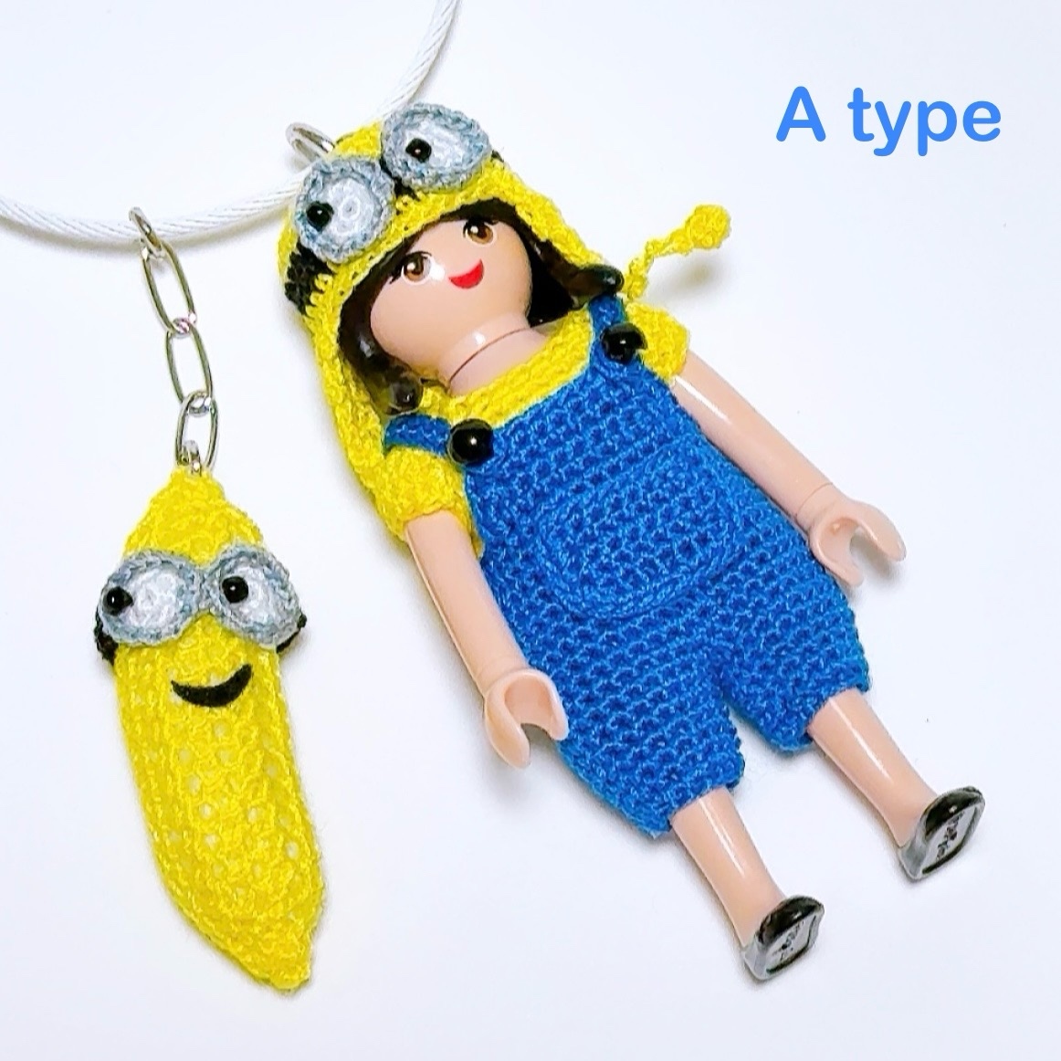 💛💙ハンドメイド プレイモービル キーホルダー - ARUHI'S GALLERY