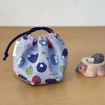 ＊ころんと自立する巾着 S＊飴ちゃん巾着 おやつ巾着 バッグの小物整理に 🦔ハリネズミ ブルーグレー
