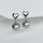 【Cinderella Greyheart 】（シンデレラ・グレーハート）ハート×グレーパール ピアス 925シルバーポスト アレルギー対応 大人かわいい