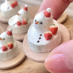 〈☃️期間限定〉ミニチュアフード　トレー付きスノーマンホールケーキ〈おひとつ〉