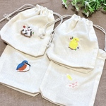 100種類以上から選べる！　【Sサイズ】　小鳥巾着　ポーチ　小鳥　刺繍　名入れ　名前入れ　文字入れ　セキセイインコ　文鳥　コザクラインコ　野鳥　愛鳥　　カワセミ　スズメ　シマエナガ　プレゼント